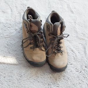 Women hiking boot